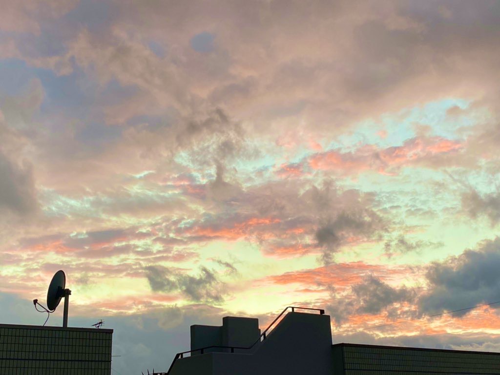 真っ赤な空を見ただろうか