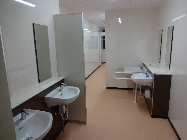 県立伊丹北高等学校特別教室棟外トイレ改修工事